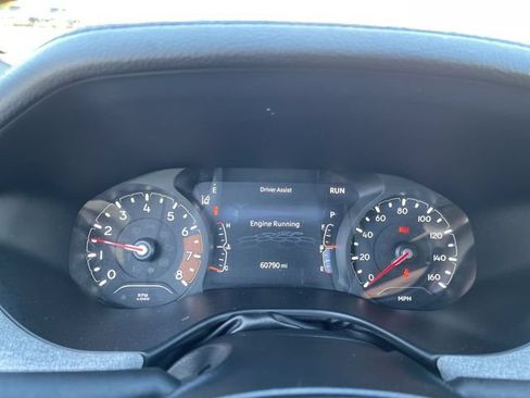 Used 2024 Jeep Compass Latitude AWD/4WD image 18