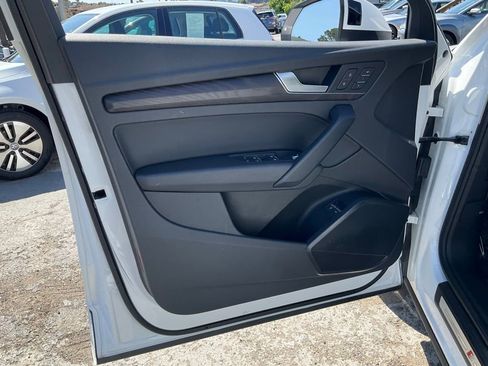Used 2020 Audi Q5 e Premium w/ Convenience Package image 24
