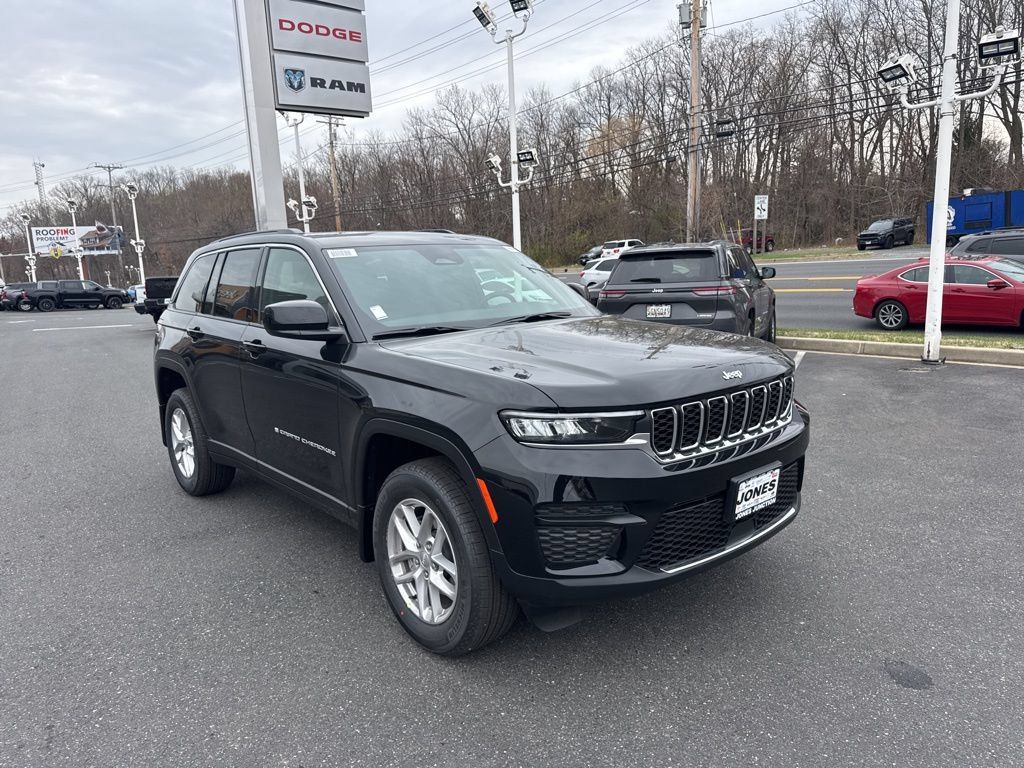 New 2026 Jeep Grand Cherokee Laredo X AWD/4WD image 2