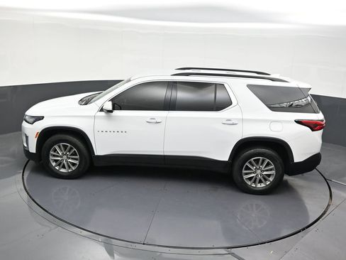 Used 2023 Chevrolet Traverse LT image 17