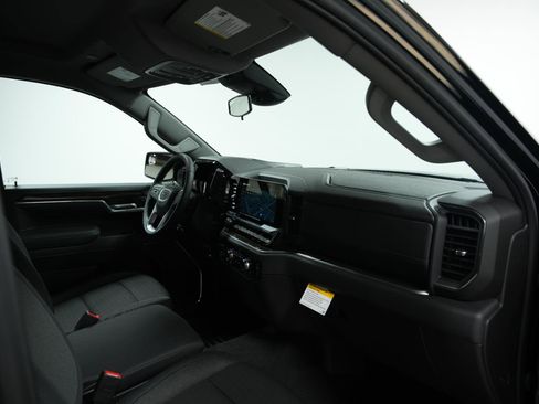 New 2026 GMC Sierra 1500 Elevation image 17