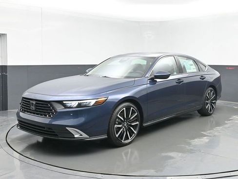 New 2026 Honda Accord Touring image 5