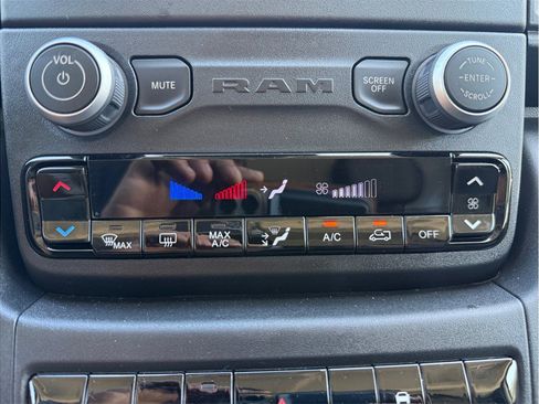 Used 2024 RAM ProMaster 2500 w/ Convenience Group FWD image 22