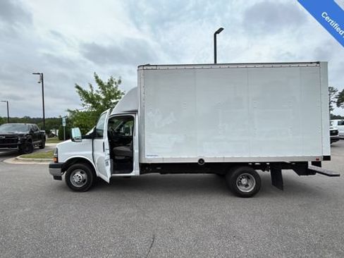 Used 2023 Chevrolet Express 3500 w/ Power Convenience Package RWD image 4
