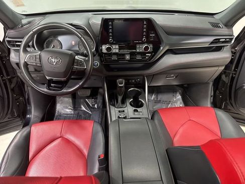 Used 2021 Toyota Highlander XSE AWD/4WD image 17