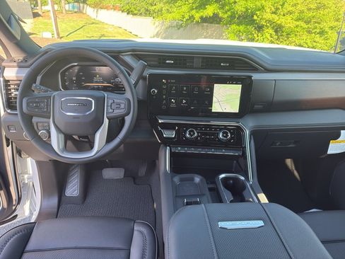 New 2026 GMC Sierra 2500 Denali w/ Technology Package AWD/4WD image 19