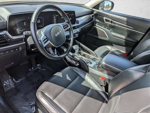 Used 2025 Kia Telluride S AWD/4WD image 13