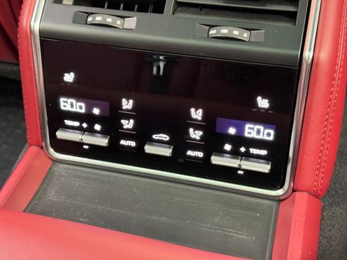 Used 2022 Porsche Panamera 4 w/ Premium Package image 38