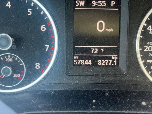 Used 2017 Volkswagen Tiguan SEL AWD/4WD image 10