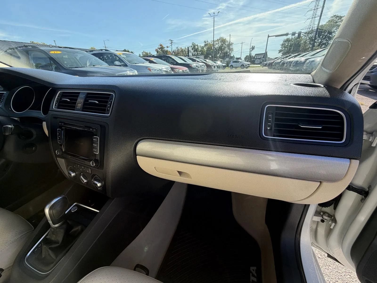 Used 2015 Volkswagen Jetta SE FWD image 15