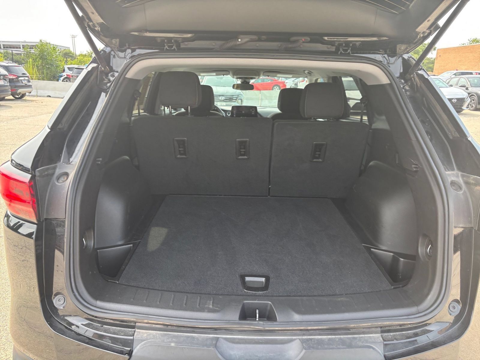 Used 2025 Chevrolet Blazer LT FWD image 31