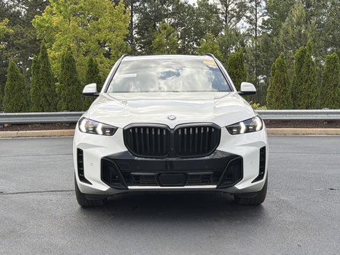 Used 2024 BMW X5 xDrive40i w/ M Sport Package AWD/4WD image 12
