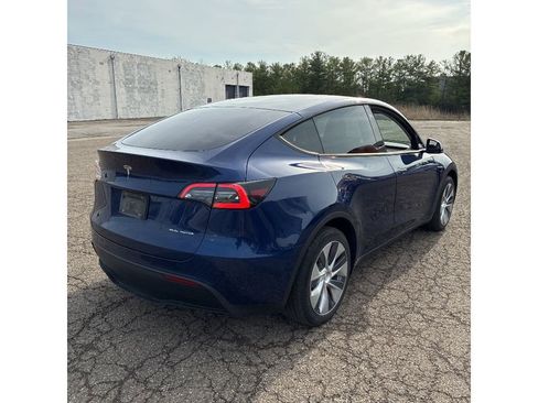 Used 2020 Tesla Model Y Long Range image 3