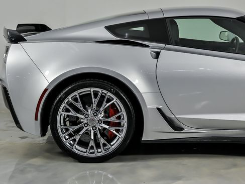 Used 2016 Chevrolet Corvette Z06 w/ 3LZ Preferred Equipment Group RWD image 13