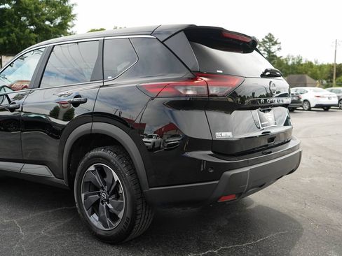 Used 2025 Nissan Rogue SV FWD image 20