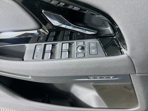 Used 2026 Land Rover Range Rover Evoque S image 20