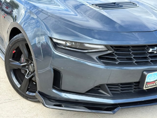 Used 2021 Chevrolet Camaro LT RWD image 4