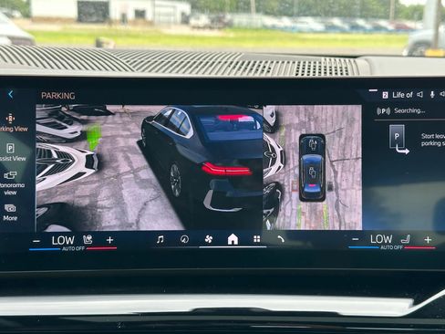 Used 2024 BMW i5 eDrive40i image 53