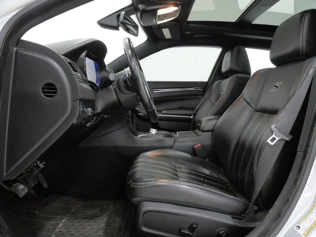 Used 2020 Chrysler 300 S RWD image 13