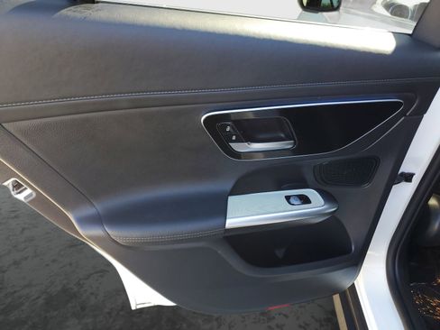 Used 2024 Mercedes-Benz GLC 300 image 15