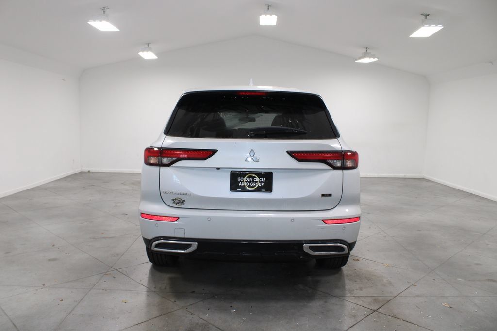 Used 2023 Mitsubishi Outlander SE Black Edition AWD/4WD image 8