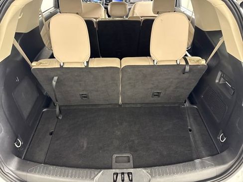 Used 2023 Ford Explorer Limited image 18