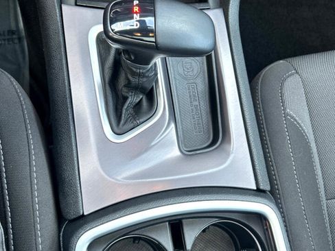 Used 2022 Dodge Charger SXT w/ Driver Convenience Group image 12