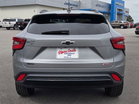 Certified 2025 Chevrolet Trax RS w/ Driver Confidence Package FWD image 8