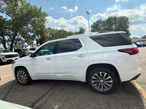 Used 2023 Chevrolet Traverse Premier AWD/4WD image 7