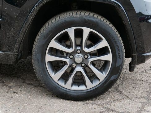 Used 2017 Jeep Grand Cherokee Overland w/ Jeep Active Safety Group image 7