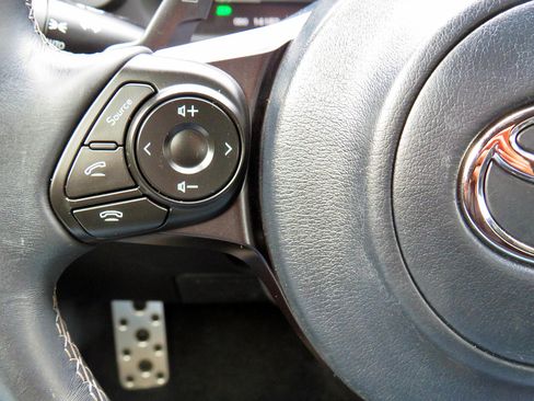 Used 2024 Toyota GR86 Premium image 24