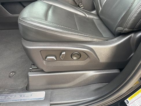 Used 2023 GMC Sierra 1500 Denali w/ Denali Reserve Package AWD/4WD image 13