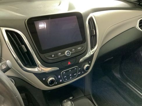 Used 2018 Chevrolet Equinox Premier image 20