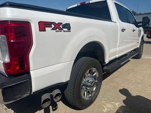 Used 2019 Ford F250 Lariat w/ Lariat Ultimate Package AWD/4WD image 4