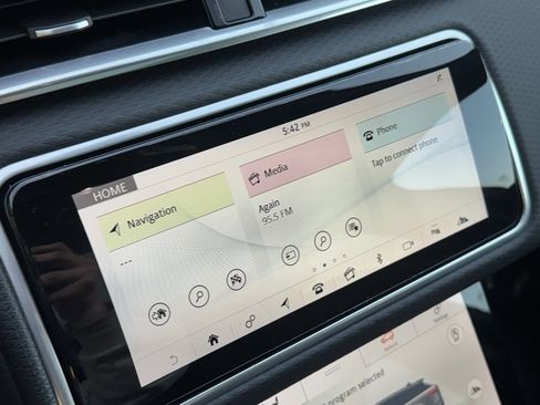 Used 2020 Land Rover Range Rover Velar S image 29