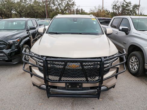 Used 2021 Chevrolet Suburban LS w/ Driver Alert Package image 5