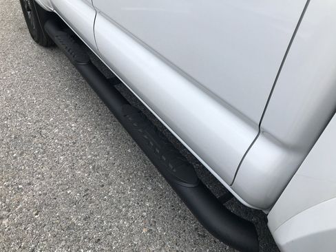 Certified 2020 Toyota Tacoma SR5 AWD/4WD image 10
