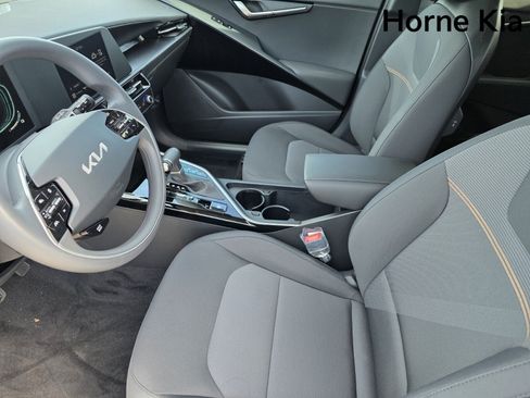 New 2026 Kia Niro LX FWD image 10