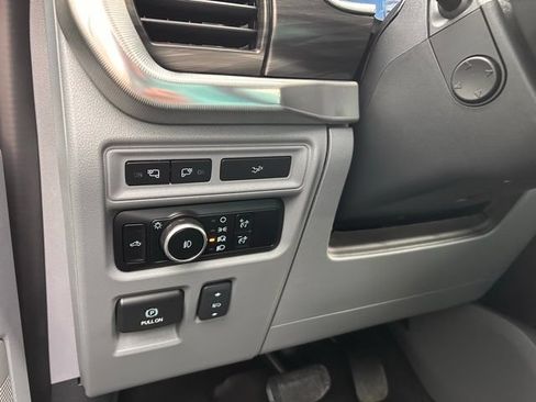 Used 2024 Ford F150 Lariat AWD/4WD image 24