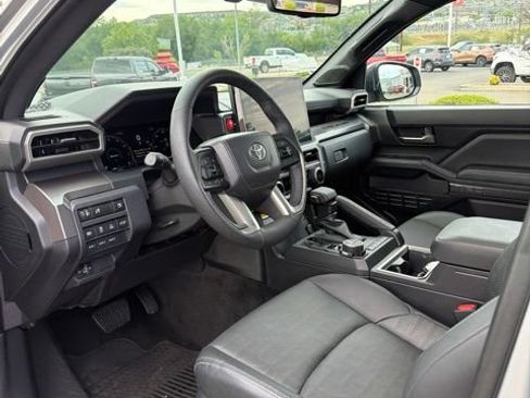 Certified 2025 Toyota Tacoma TRD Off-Road w/ TRD Off Road Premium Package AWD/4WD image 20