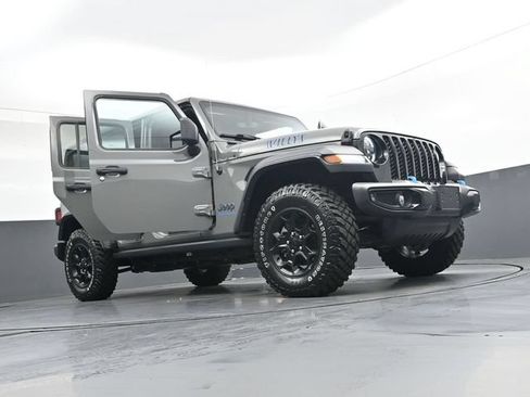 Used 2023 Jeep Wrangler Unlimited w/ Sun & Screen Package AWD/4WD image 42
