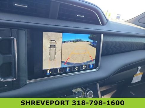 Used 2024 GMC Yukon Denali RWD image 19