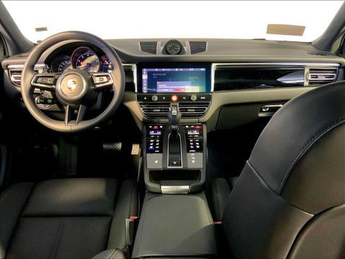 Certified 2026 Porsche Macan AWD/4WD image 14