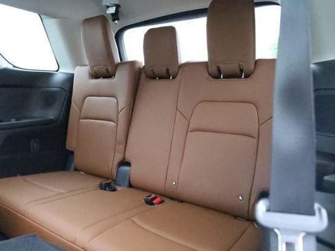 New 2026 Nissan Pathfinder Platinum AWD/4WD image 26