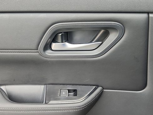 Used 2024 Nissan Rogue SL image 27