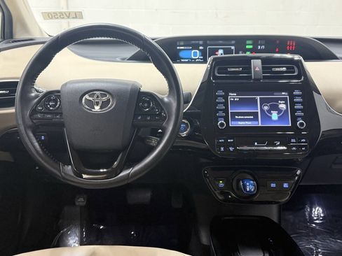 Used 2020 Toyota Prius XLE image 31