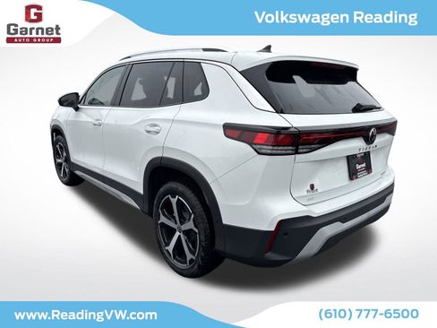 New 2025 Volkswagen Tiguan SE image 3