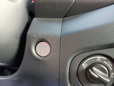 Used 2022 Nissan Frontier PRO-4X AWD/4WD image 24