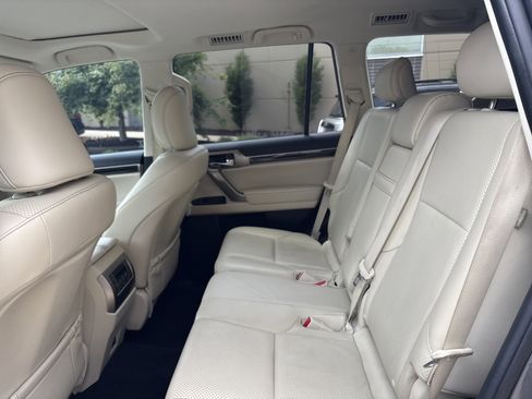 Used 2021 Lexus GX 460 Luxury w/ Off Road Package AWD/4WD image 32