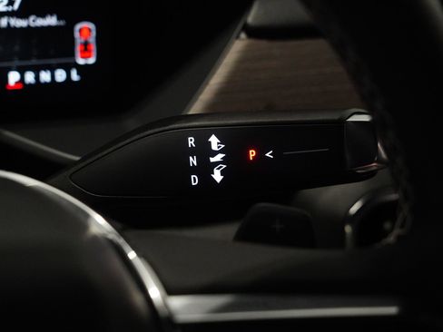 Used 2024 GMC Acadia Denali FWD image 21
